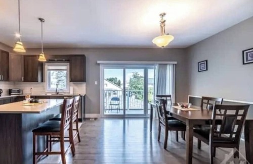 Orleans Village - Chateauneuf Apartment | Lovely 2 Bedroom Apt in Orleans w/Free Parking
