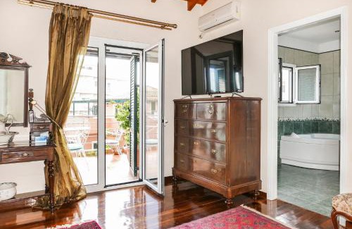Corfu Town Apartment | Lovely 2 bedroom condo in Corfu Anemomilos