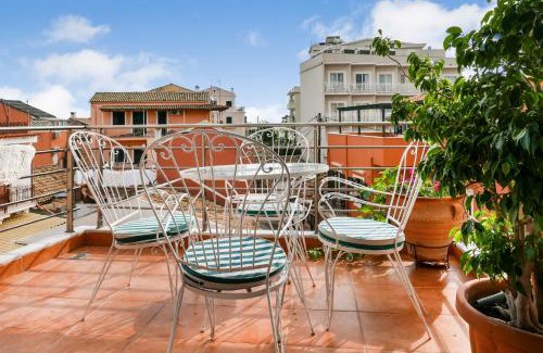 Corfu Town Apartment | Lovely 2 bedroom condo in Corfu Anemomilos