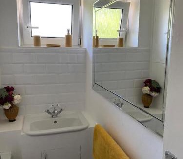 Bishop's Apartment | Lovely 2 bedroom flat in greater london