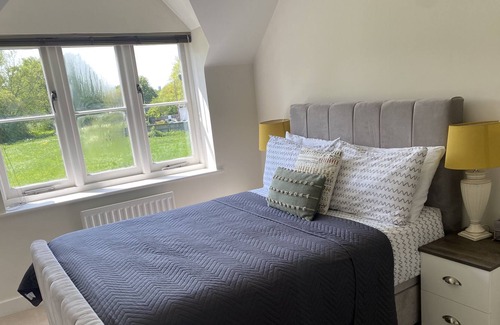 Broad Oak House | Lovely 2-bedroom holiday home with free parking.