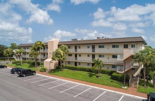 Naples Condo | Lovely 2bdr 2bath Convenient Location