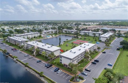 Naples Condo | Lovely 2bdr 2bath Convenient Location