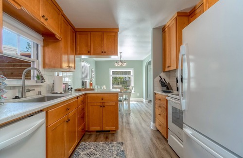 College Place House | Lovely 3 bed, 2 bath home with a view of the park