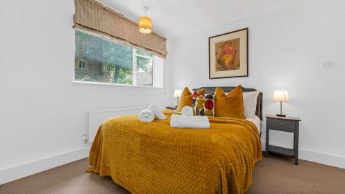 Holland Park Apartment | Lovely 3 Bedroom Apartment in Holland Park