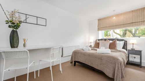 Holland Park Apartment | Lovely 3 Bedroom Apartment in Holland Park