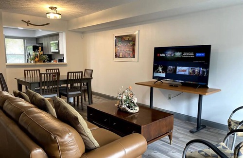 Moraine House | Lovely 3 Bedroom Condo in Centerville!