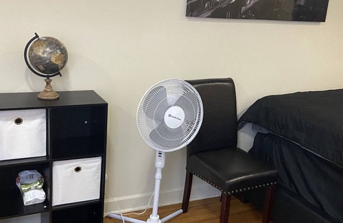 South Chicago House | Lovely 3 Bedroom Duplex Apartment w/ Game Room