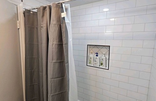 Communipaw House | Lovely 3-bedroom Parking, 20 Min To NYC!