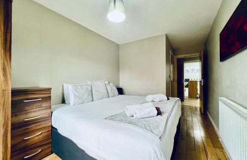 Chorlton-on-Medlock Apartment | Lovely 4 bed (sleeps 8) apartment close to city