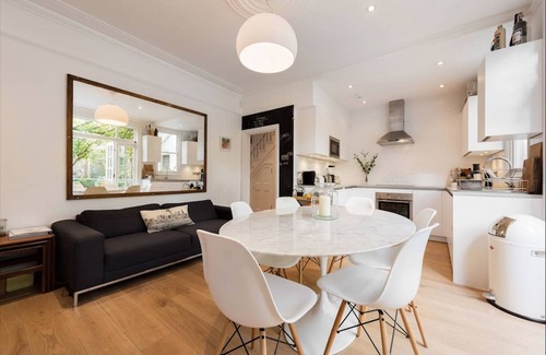 Dudden Hill House | Lovely, 4 bed Victorian house in North West London - Family friendly, sleeps 7