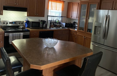 Virginia Beach House | Lovely 4-bedroom open concept home 8mins from oceanfront