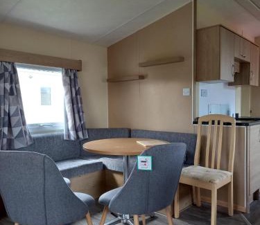 Louth Other | Lovely 6 Berth Caravan At Sunnydale Holiday Park Ref 35375S