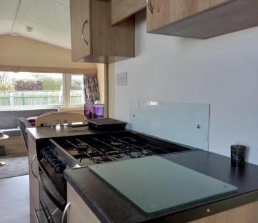 Louth Other | Lovely 6 Berth Caravan At Sunnydale Holiday Park Ref 35375S