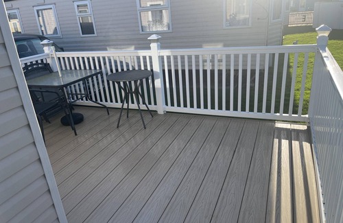Caister-on-Sea House | Lovely 8 berth caravan with large decking area in Caister, Norfolk ref 65055EB