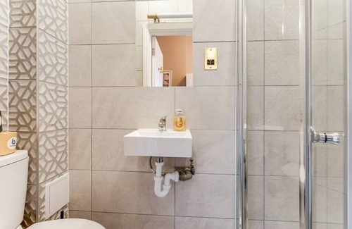 Seven Sisters Condo | Lovely and Cosy Studio in London