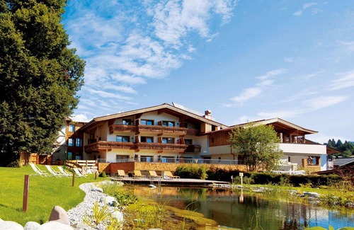 Hallerndorf Apartment | Lovely apartment for 5 guests with hot tub, WIFI, TV, terrace, pets allowed and parking
