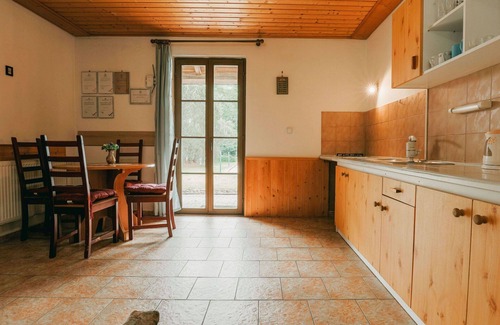 Desna Apartment | Lovely apartment for 4 people with pool, WIFI, TV, patio and parking