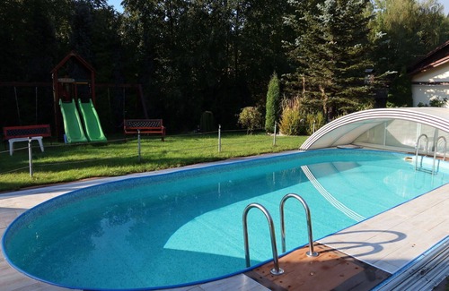 Desna Apartment | Lovely apartment for 4 people with pool, WIFI, TV, patio and parking