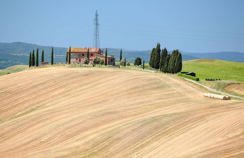 Ponte di Gabbiano Villa | Lovely apartment in villa for 4 guests with pool, WIFI, pets allowed and parking, close to Siena