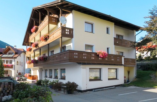 St. Valentin auf der Haide Apartment | Lovely apartment for 6 guests with WIFI, TV, balcony and pets allowed