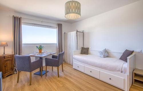 Le Chateau-d'Oleron Apartment | Lovely Apartment In Le Château-D'oléron