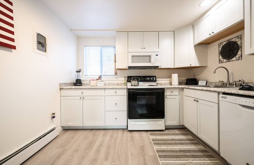Cimarron Hills Condo | ◆ Lovely Apartment! Dog friendly - Sleeps 4 ◆