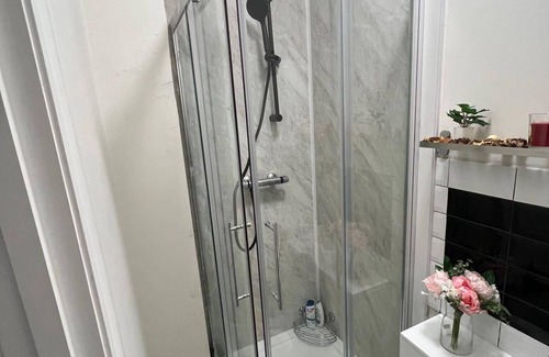 Acton Apartment | Lovely Apartment Close to Acton Central Station