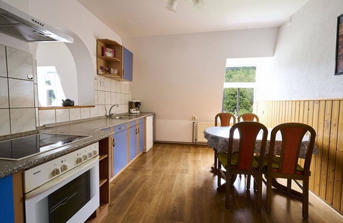 Desna Villa | Lovely apartment in villa for 5 people with pool, WIFI and TV