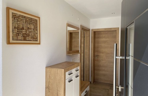 Oberau Apartment | Lovely apartment for 4 guests with WIFI, TV, terrace and panoramic view