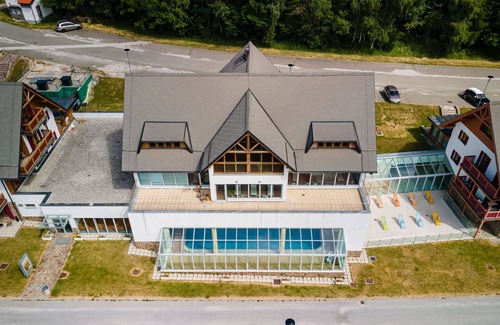 Hocko Pohorje Apartment | Lovely apartment for 11 people with WIFI, pool, TV, patio, pets allowed and panoramic view
