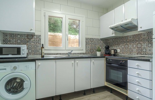 Cala Murada Apartment | Lovely apartment for 4 people with WIFI, A/C, TV, terrace and parking