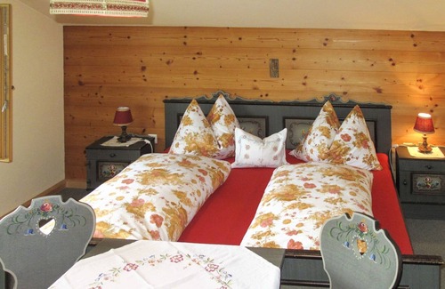 Ried im Zillertal Apartment | Lovely apartment for 6 people with WIFI, TV, balcony and parking