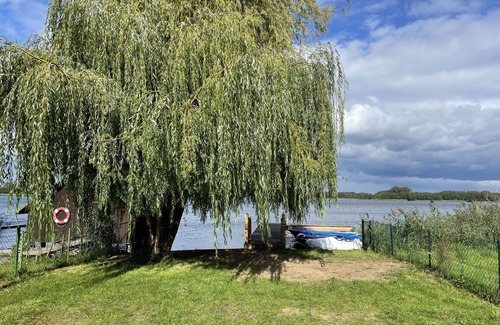 Wustrow Apartment | Lovely apartment for 6 people with WIFI, TV, terrace, pets allowed and parking