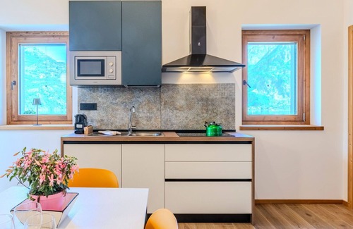 Verceia Apartment | Lovely apartment for 6 guests with WIFI, A/C, TV and terrace