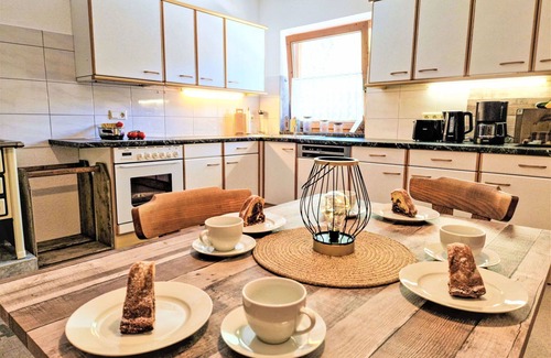Ginzling Apartment | Lovely apartment for 5 people with balcony and pets allowed