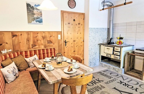 Ginzling Apartment | Lovely apartment for 5 people with balcony and pets allowed