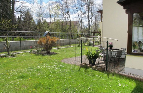 Eilenburg Apartment | Lovely apartment for 3 guests with WIFI, TV, patio and pets allowed