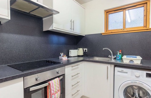Balloch Apartment | Lovely apartment for 4 people with WIFI, TV and patio