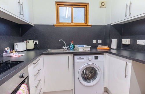 Balloch Apartment | Lovely apartment for 4 people with WIFI, TV and patio