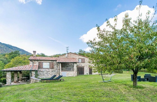 Montieri Apartment | Lovely apartment for 4 people with WIFI, TV, terrace, pets allowed and parking