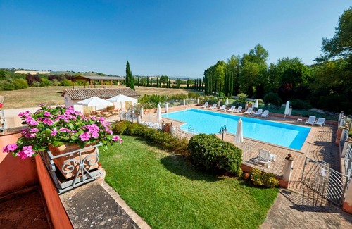San Brizio Apartment | Lovely apartment for 5 guests with WIFI, pool, TV, pets allowed and parking, close to Spoleto