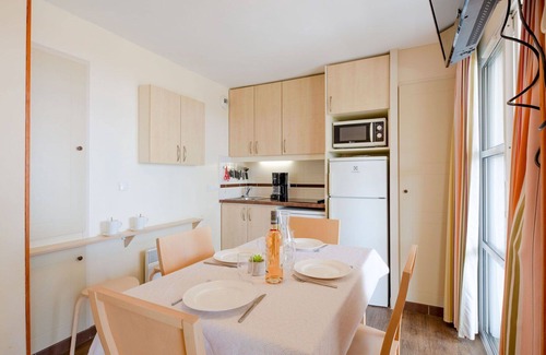 Cap Esterel Apartment | Lovely apartment for 6 people with WIFI, pool, A/C, TV, terrace and parking