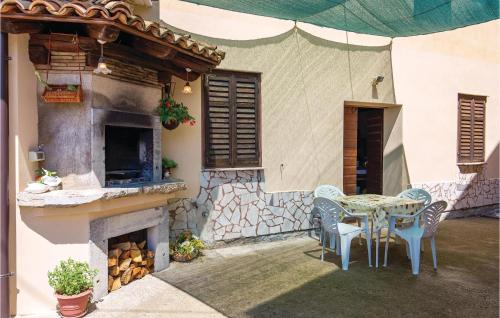 Bregi Apartment | Lovely Apartment In Bregi With Wifi