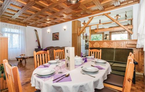 Bregi Apartment | Lovely Apartment In Bregi With Wifi