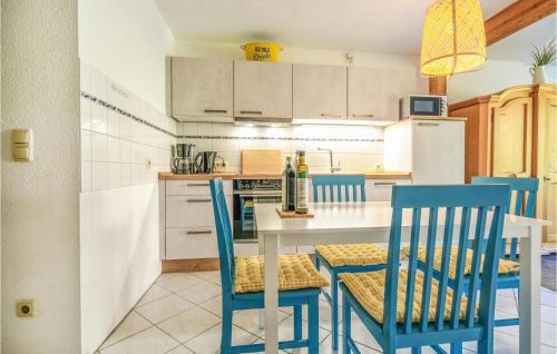 Barhoft Apartment | Lovely Apartment In Klausdorf With Wifi