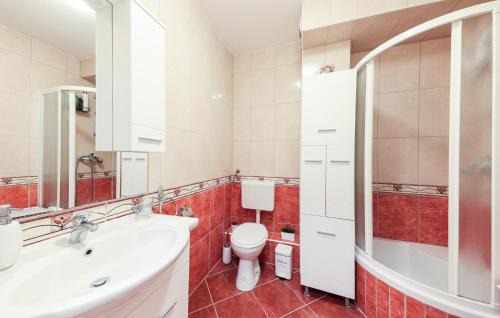 Dugis Apartment | Lovely Apartment In Makarska With Wifi