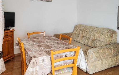 Municipality of Omisalj Apartment | Lovely Apartment In Malinska With Wifi