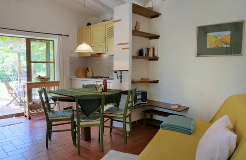Montieri House | Lovely apartment in villa for 4 guests with pool, terrace and pets allowed