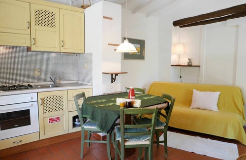 Montieri House | Lovely apartment in villa for 4 guests with pool, terrace and pets allowed